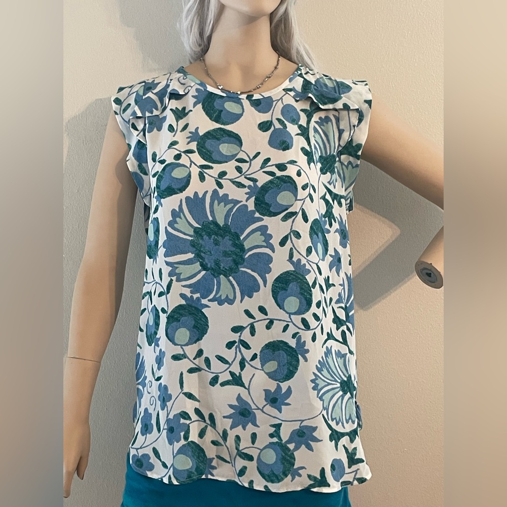 Ann Taylor Loft flutter sleeve top